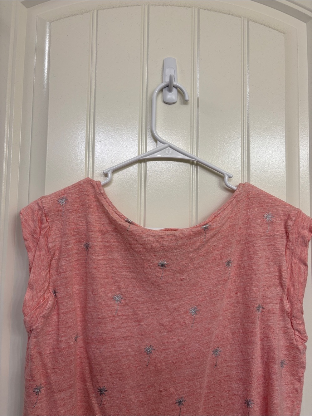 Tommy Bahama Coral Short Sleeve Tee with Silver Palm Trees 100% linen - Picture 7 of 9